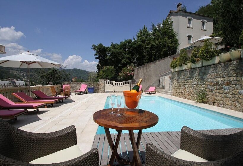 فندق Villa Aimée Luxury Apartments With Heated Pool