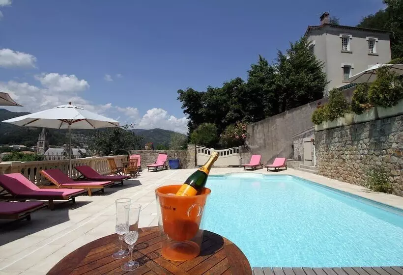 ホテル Villa Aimée Luxury Apartments With Heated Pool