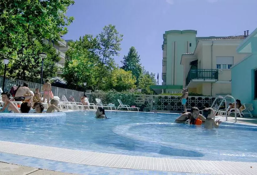 ホテル Adriatico Family Village