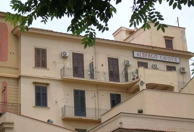 هتل Albergo Cavour