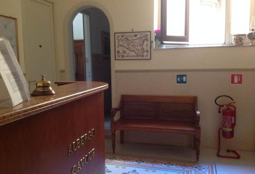 هتل Albergo Cavour