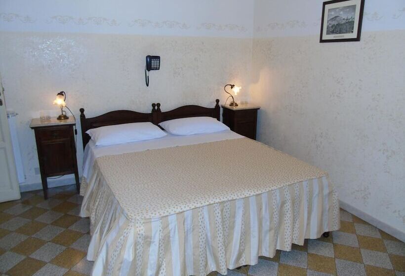 هتل Albergo Cavour