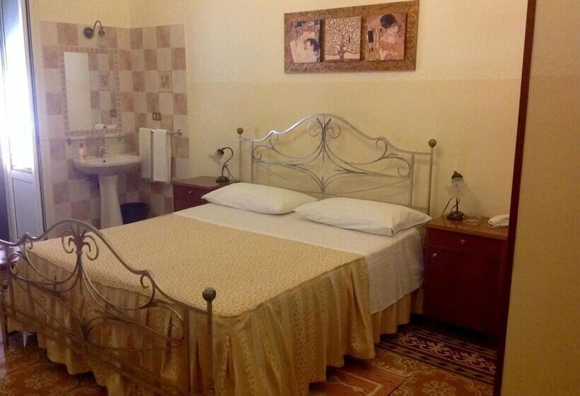 هتل Albergo Cavour
