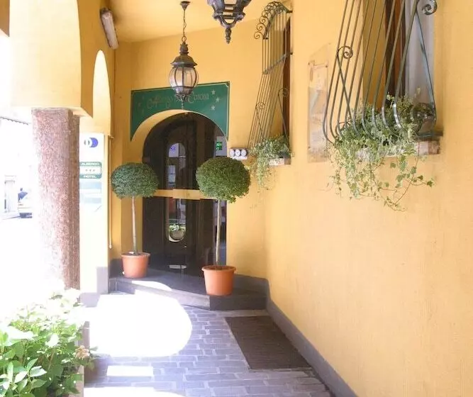 ホテル Albergo Della Corona