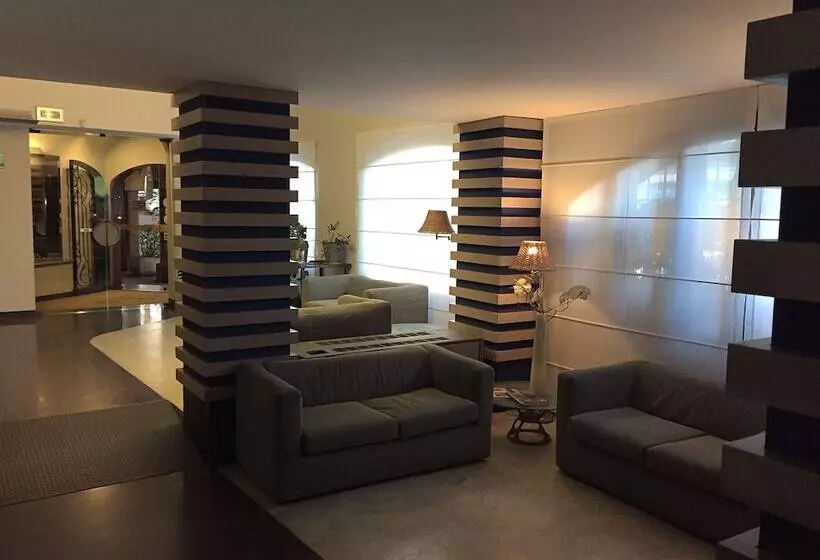 ホテル Albergo Della Corona