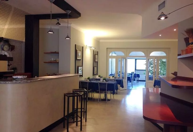 ホテル Albergo Della Corona