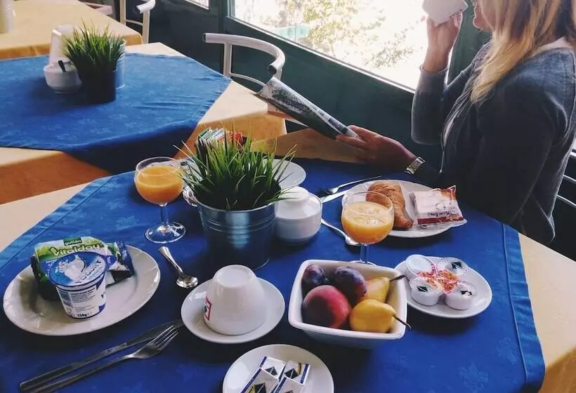 ホテル Albergo Della Corona