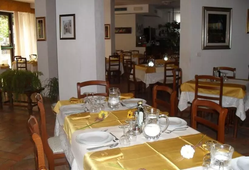 ホテル Albergo Ristorante Olimpia