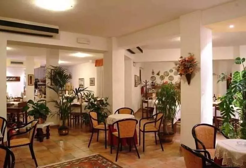 ホテル Albergo Ristorante Olimpia