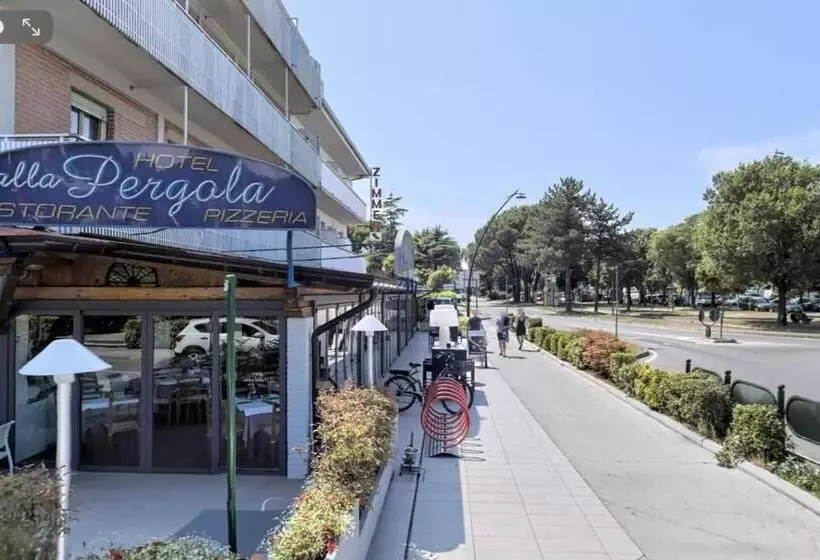 هتل Alla Pergola