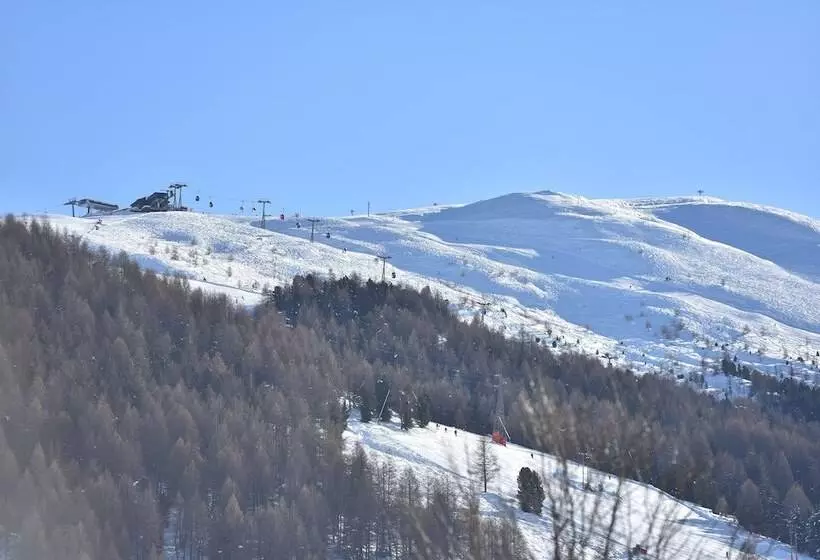 ホテル Bernina