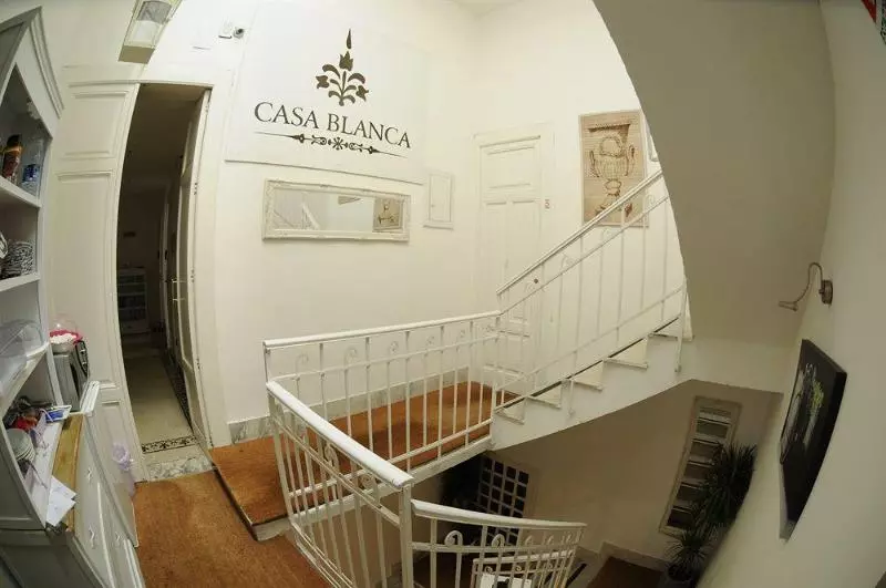 هتل Casa Blanca
