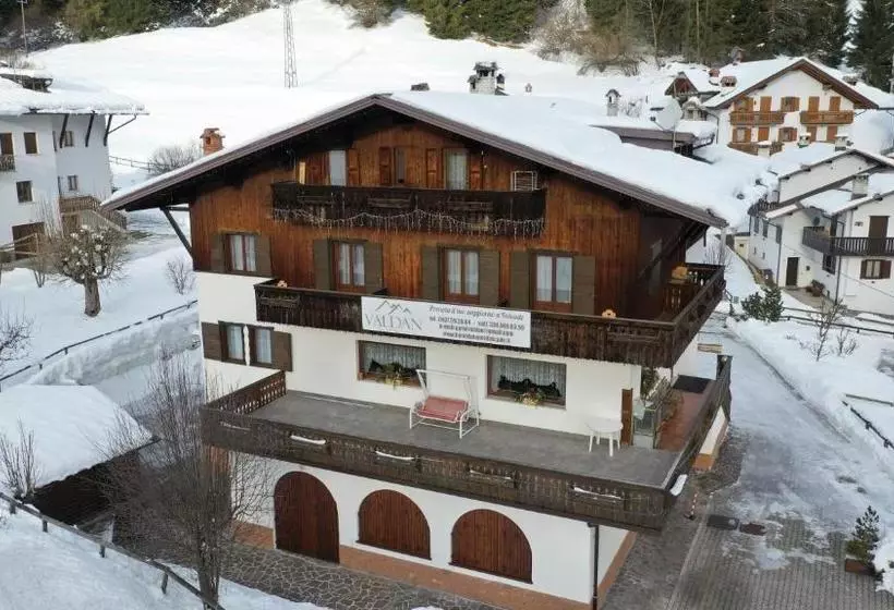 Hotelli Garnì Valdan