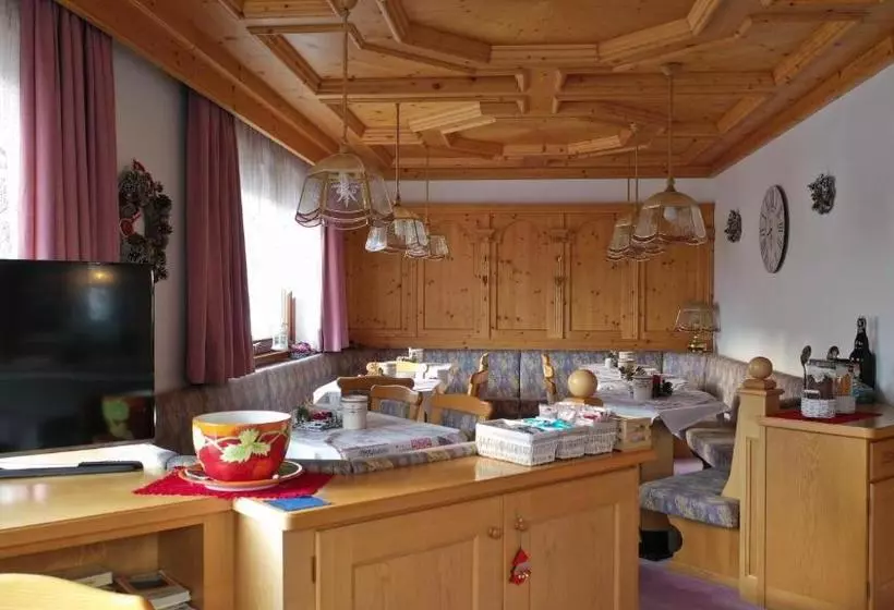Hotelli Garnì Valdan