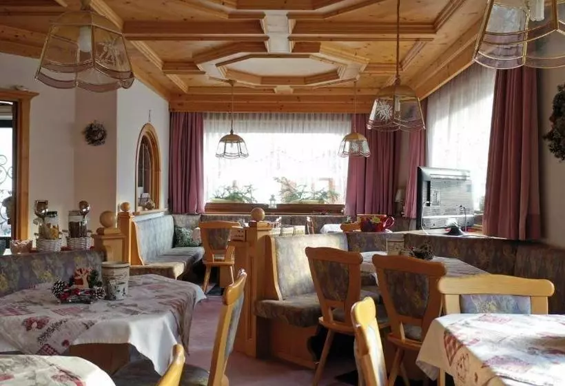 Hotelli Garnì Valdan