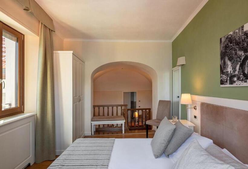 فندق Garni Corona