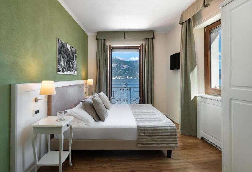 فندق Garni Corona