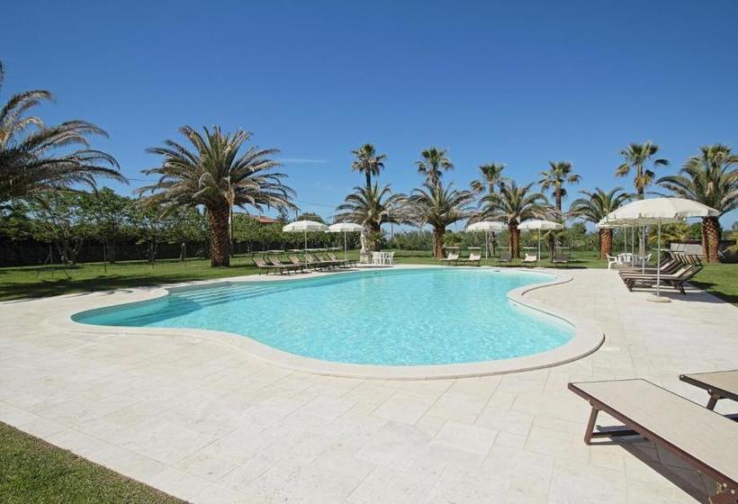 Отель La Cuccumella Apartments