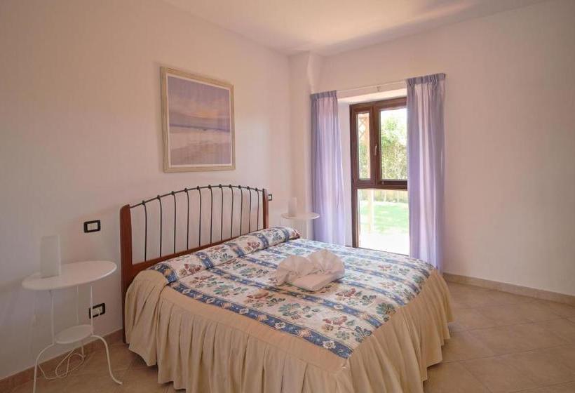 Отель La Cuccumella Apartments