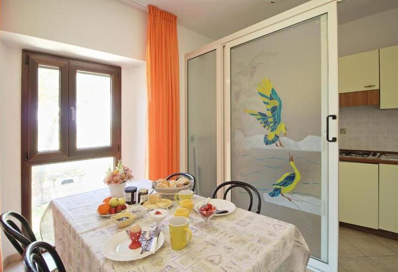 Отель La Cuccumella Apartments