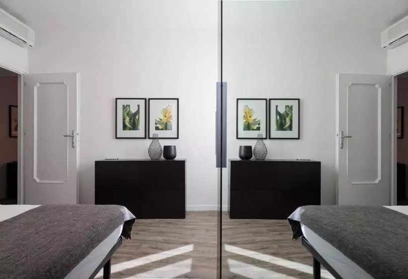 ホテル La Scalinata Apartments