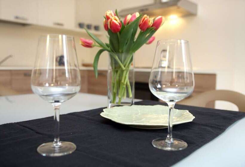 فندق Mariposa Apartments