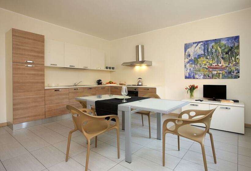 فندق Mariposa Apartments