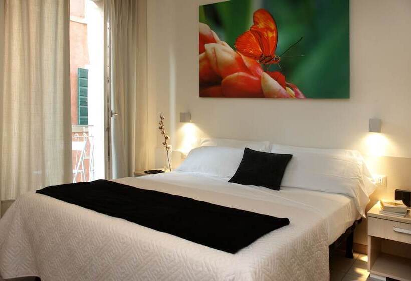 فندق Mariposa Apartments