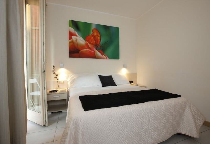 فندق Mariposa Apartments