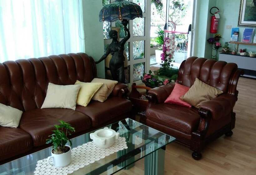 هتل Meublè Villa Patrizia