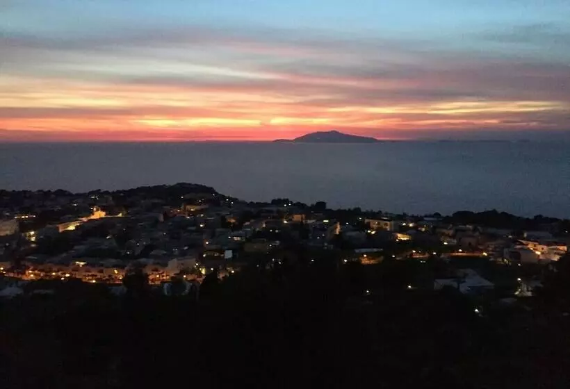 ホテル Monte Solaro Bed & Breakfast