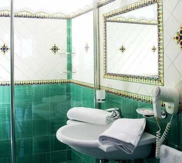 هتل Monte Solaro Bed & Breakfast