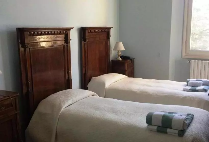 Hotelli Agriturismo Capriata Shore Club