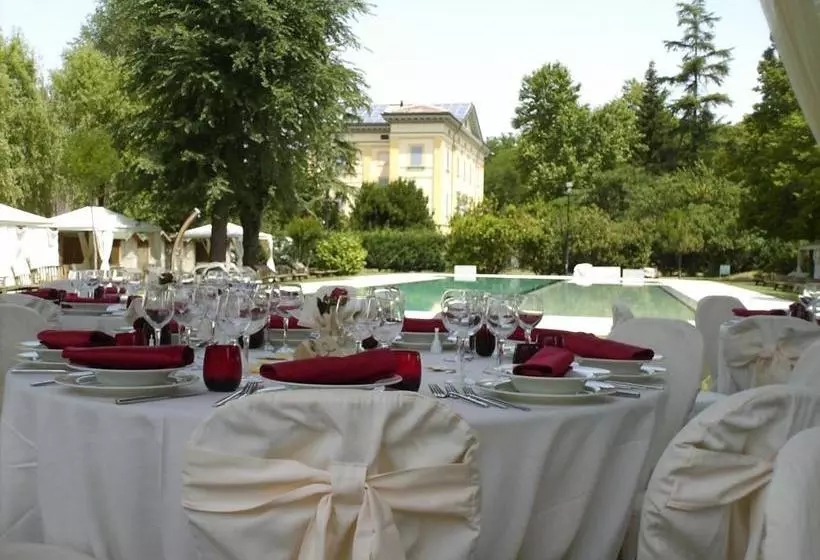 Hotelli Agriturismo Capriata Shore Club