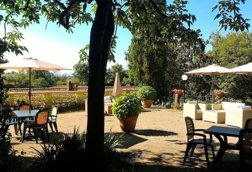 Отель Villa La Nussa