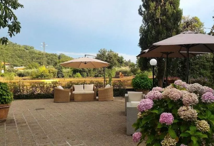 ホテル Villa La Nussa