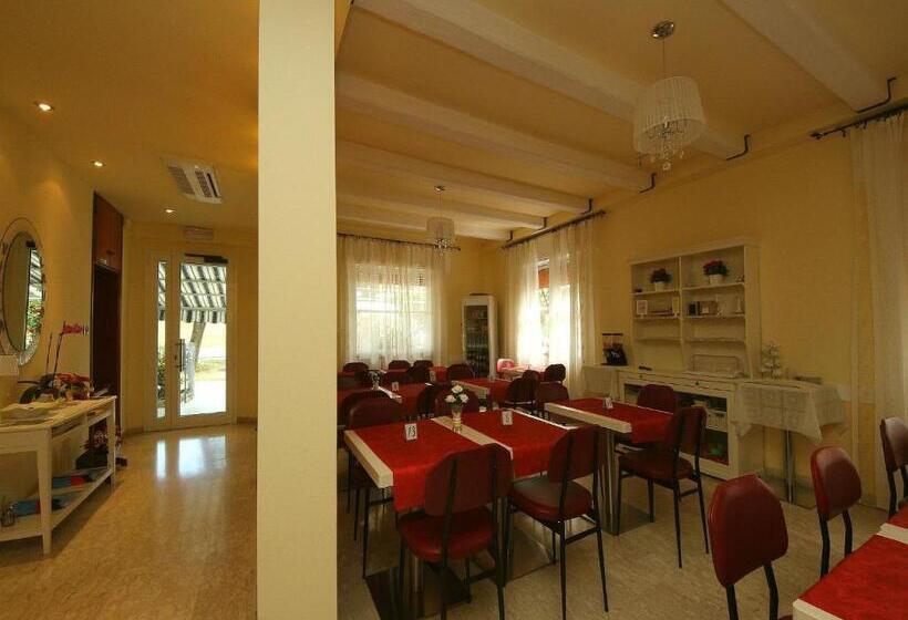 酒店 Villa Lauda B&b