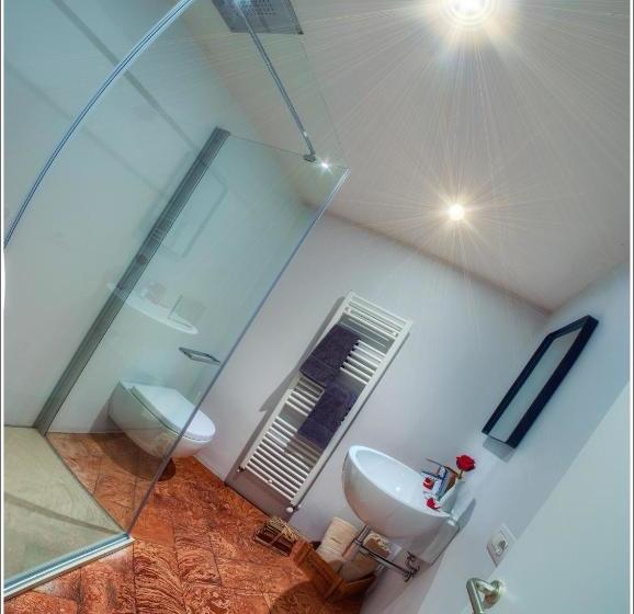 فندق Villa Vinicia, Pool, Jacuzzi, Airco