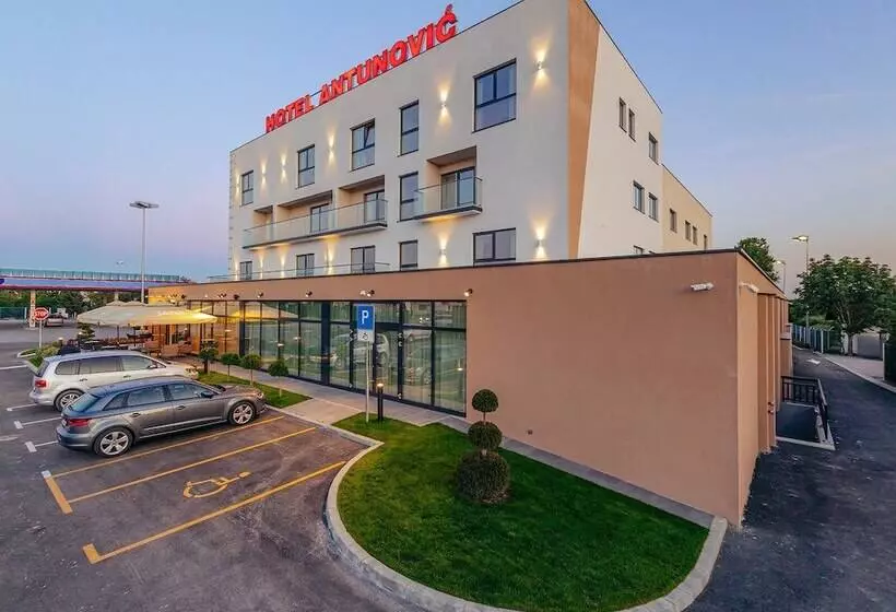 Antunović Hotel East