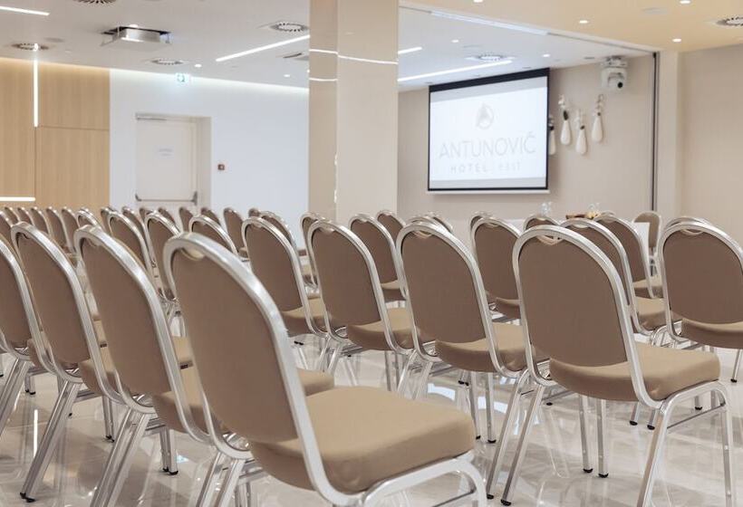 Antunović Hotel East