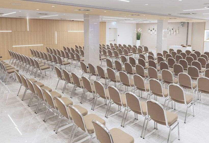 Antunović Hotel East