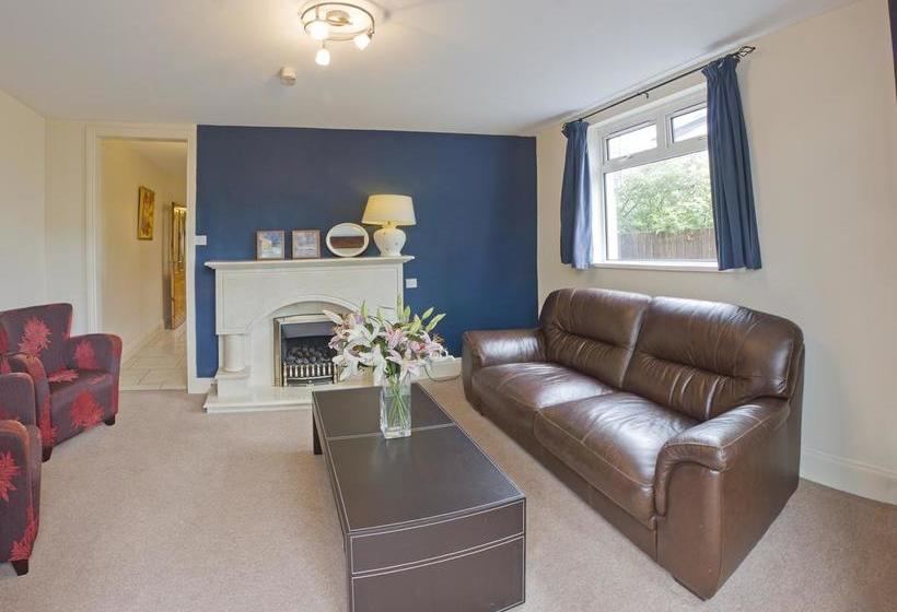 צימר Somerton House Rooms Only