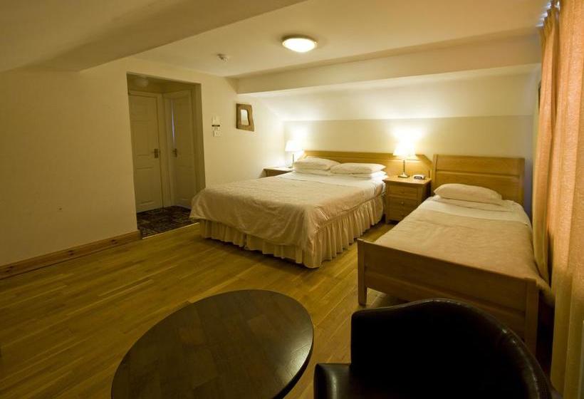 צימר Somerton House Rooms Only