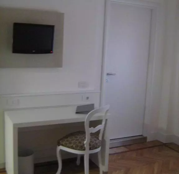 Hotelli Affittacamere Via Mazzini