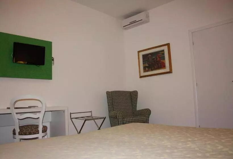 Hotelli Affittacamere Via Mazzini