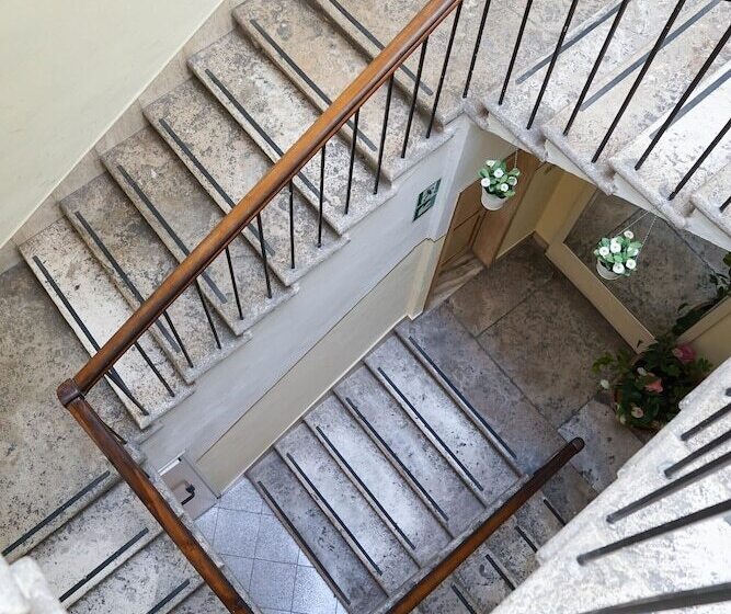 هتل Albergo Tre Donzelle
