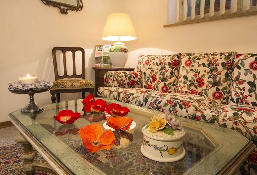 هتل Albergo Tre Donzelle