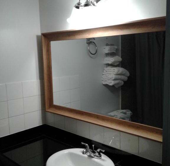 בית מלון כפרי Alpine Inn