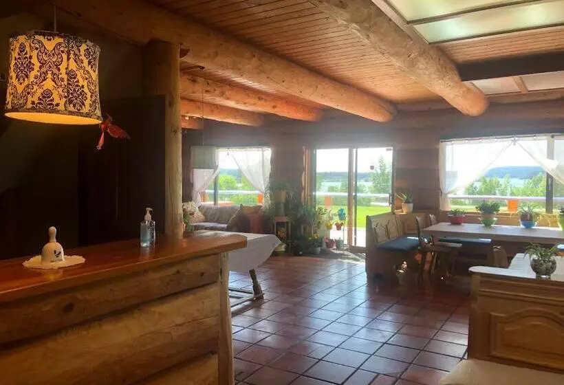 ホテル Cariboo Log Guest House