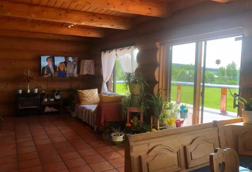 ホテル Cariboo Log Guest House